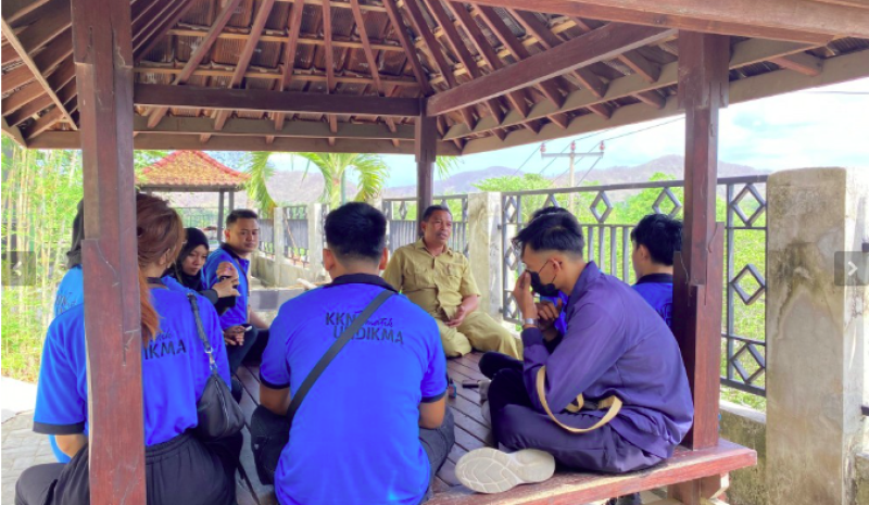 Kunjungan Mahasiswa Universitas Pendidikan Mandalika (UNDIKMA) ke Kantor Desa Giri Tembesi