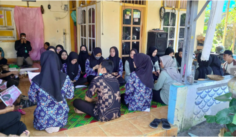 Menghadiri Posyandu di Celug Gedang, Desa Giri Tembesi